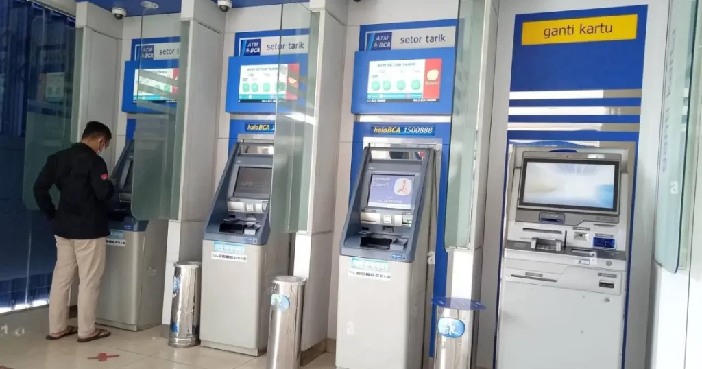 3 Cara Transfer BCA ke OVO yang Mudah dan Tidak Ribet (Cara Transfer BCA ke OVO Melalui ATM BCA) (1)