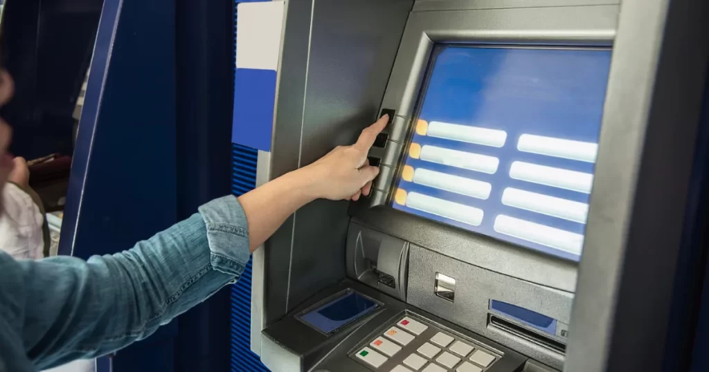 Cara Tarik Tunai Tanpa Kartu BCA