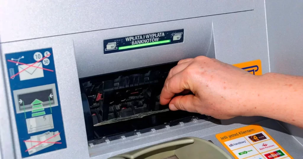 Cara Tarik Tunai Tanpa Kartu Mandiri di ATM Cara Tarik Tunai Tanpa Kartu Mandiri, Pakai HP Saja! (Langkah Tarik Tunai Pada ATM)