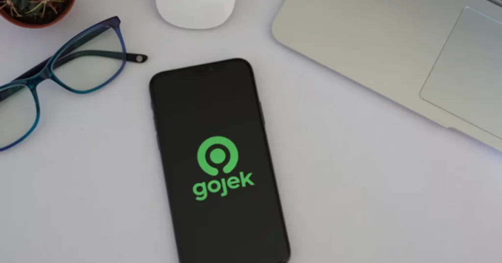 Cara Transfer GoPay ke GoPay yang Perlu Kamu Ketahui! (cara transfer ke sesama GoPay)