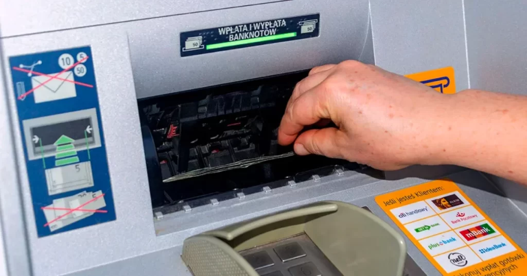 Ini Dia Cara Tarik Tunai OVO yang Mudah dan Aman! (Cara Tarik Tunai OVO Tanpa Menggunakan Kartu ATM)