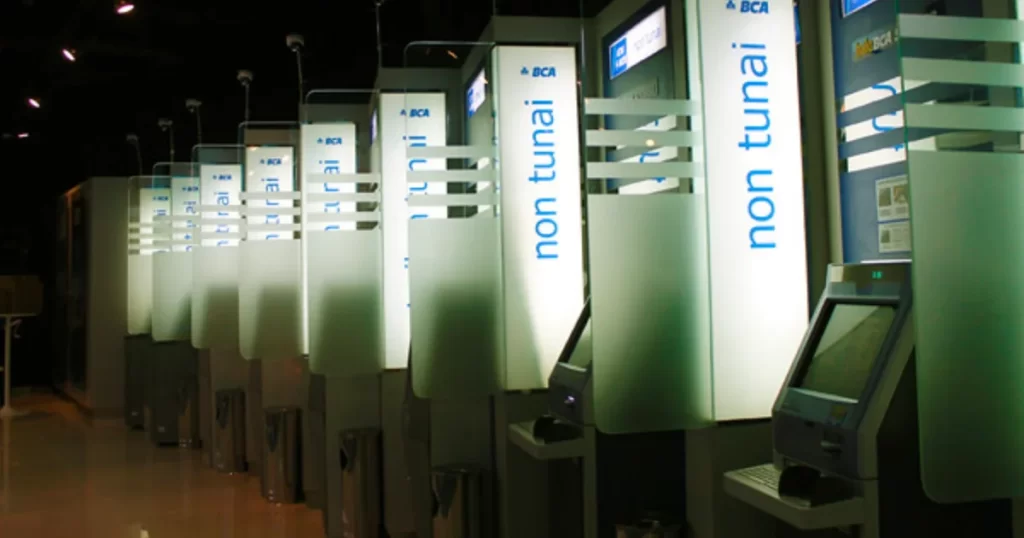 Mudah! 7 Cara Top Up LinkAja yang Wajib Kamu Tahu 1 Mudah! 7 Cara Top Up LinkAja yang Wajib Kamu Tahu (ATM BCA)